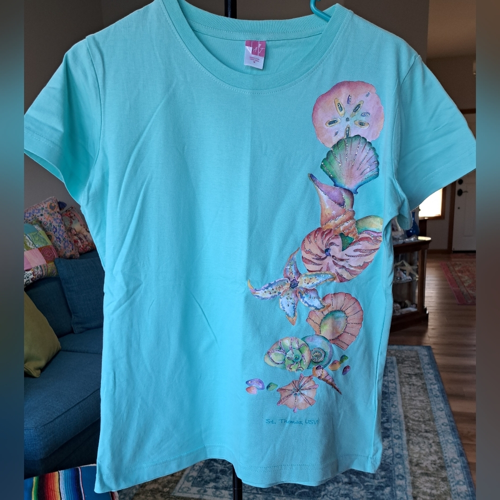 NWOT Seashell T-shirt - Size M